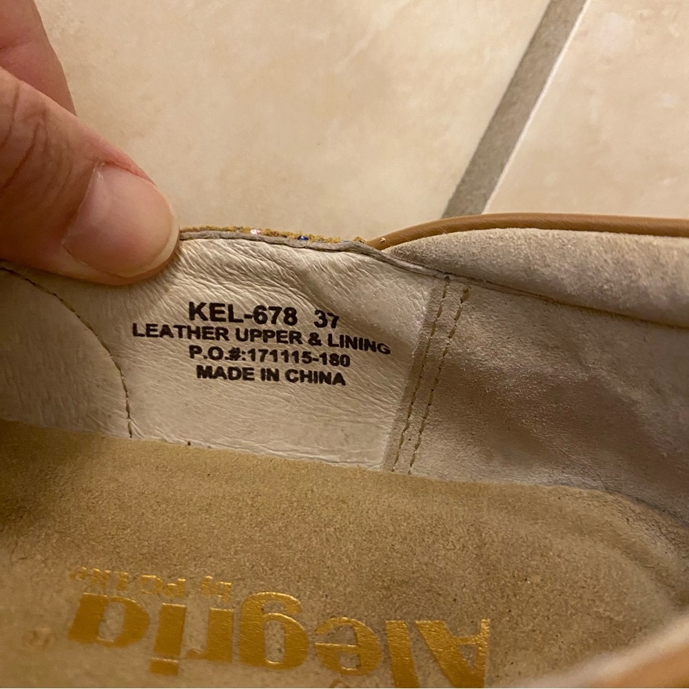 Alegria Tan Leather Slip-On Shoes with Multicolor Chevron Detail size 7/7.5 - Picture 8 of 9